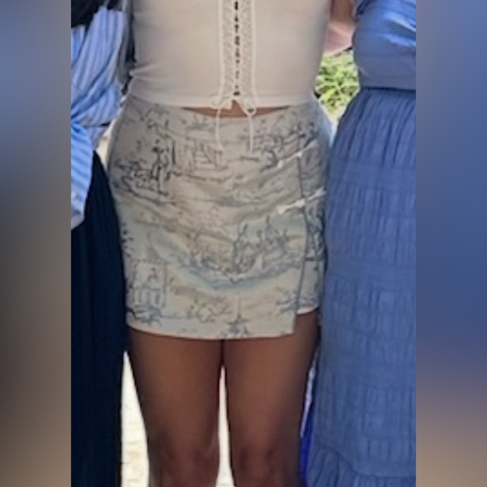 ✨Chic Toile Print Mini Skirt✨